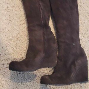 Chuckie's New York Suede Wedge Boots